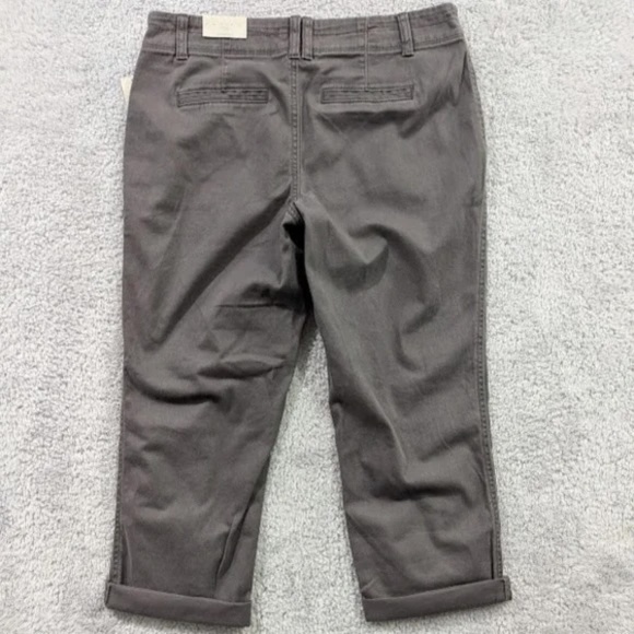NWT - Maurices slate cropped chino pant - Size 8 - Picture 4 of 8